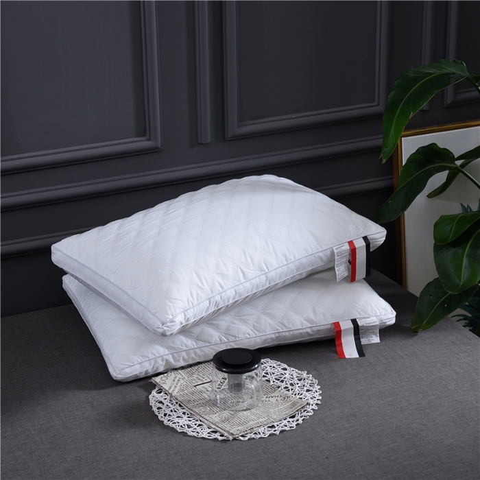 91家纺网 家纺一手货源 找家纺 赛格时代家居 全棉立体绗缝酒店枕芯（白色）