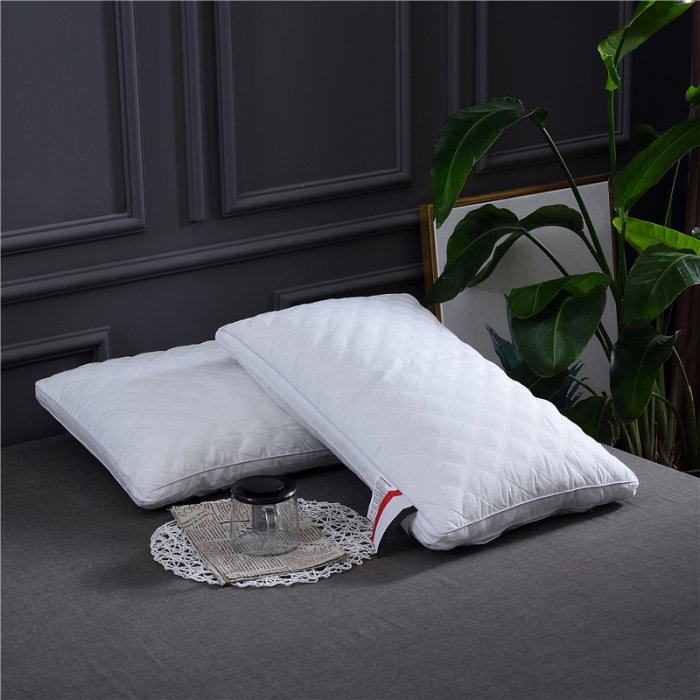 91家纺网 家纺一手货源 找家纺 赛格时代家居 全棉立体绗缝酒店枕芯（白色）