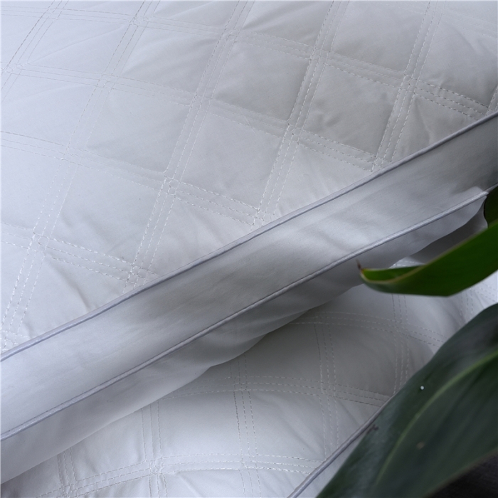 91家纺网 家纺一手货源 找家纺 赛格时代家居 全棉立体绗缝酒店枕芯（白色）