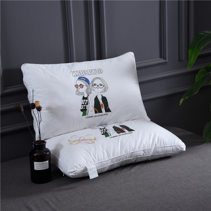 91家纺网 家纺一手货源 找家纺 赛格时代家居    全棉立体卡通羽丝绒枕芯