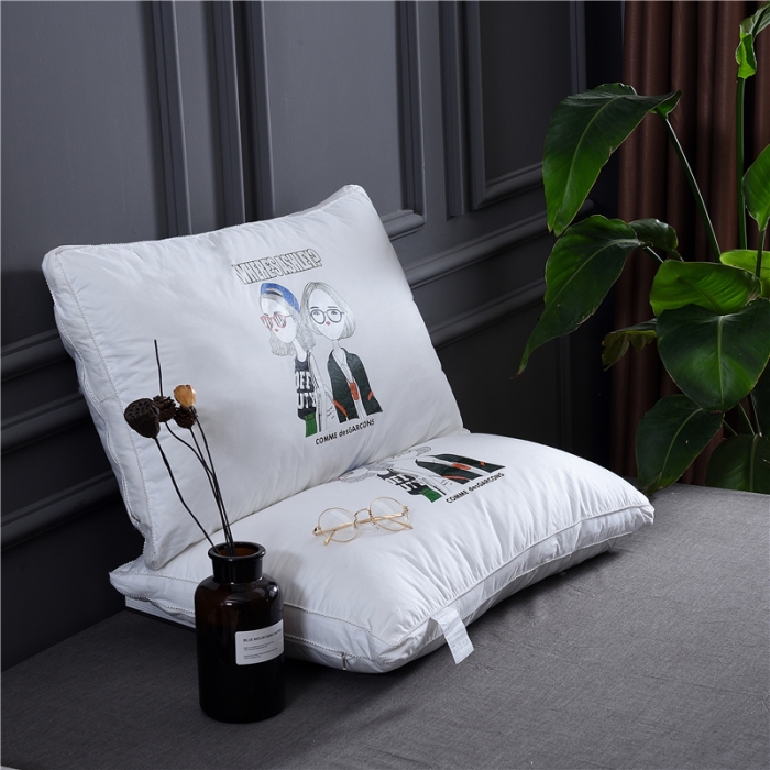 91家纺网 家纺一手货源 找家纺 赛格时代家居    全棉立体卡通羽丝绒枕芯