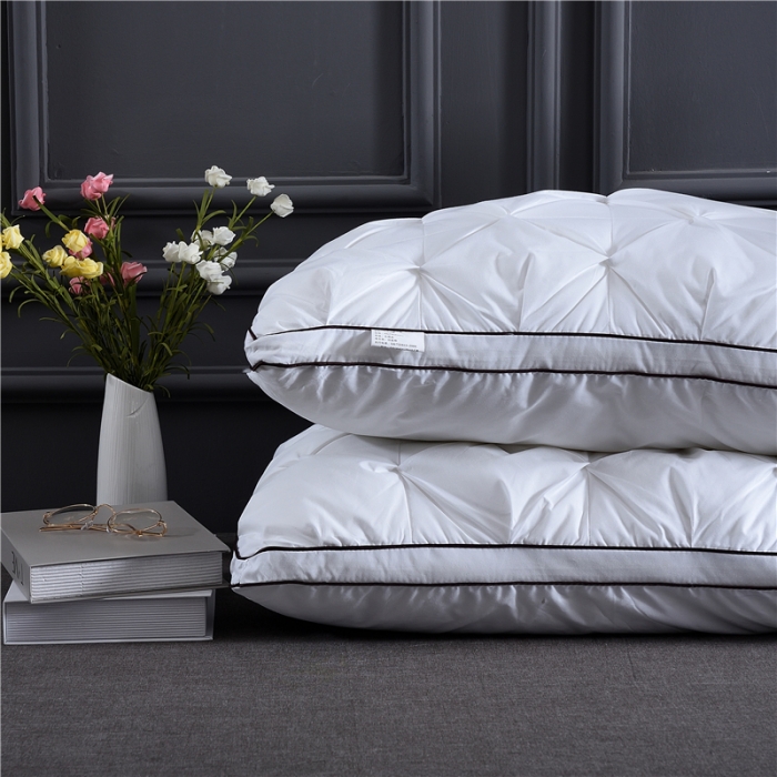 91家纺网 家纺一手货源 找家纺 赛格时代家居 全棉立体魔方羽丝绒枕芯（白色）