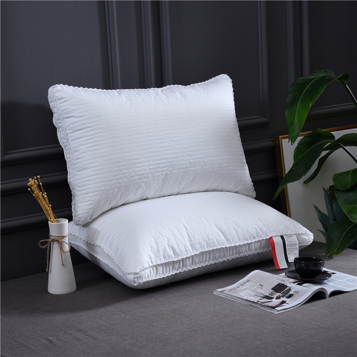 91家纺网 家纺一手货源 找家纺 赛格时代家居 全棉立体天丝羽丝绒枕芯（白色）