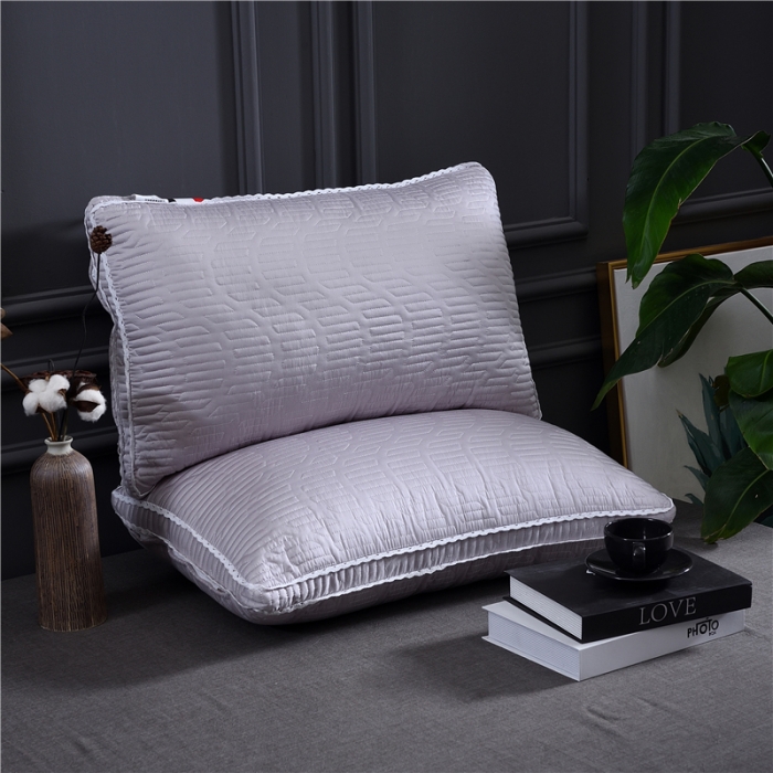 91家纺网 家纺一手货源 找家纺 赛格时代家居 全棉立体天丝羽丝绒枕芯（灰色）