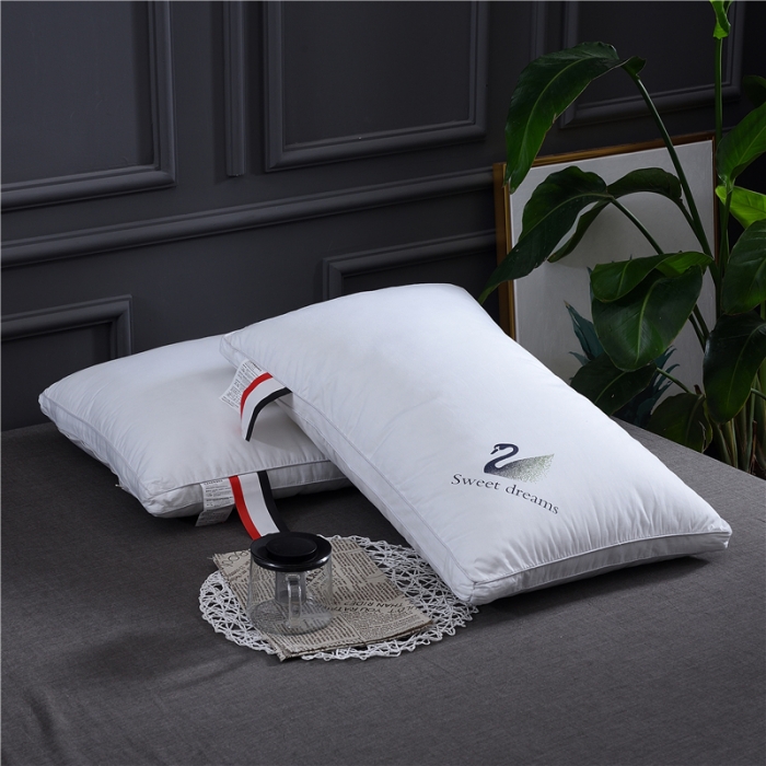 91家纺网 家纺一手货源 找家纺 赛格时代家居 全棉立体羽丝绒枕芯（小天鹅）