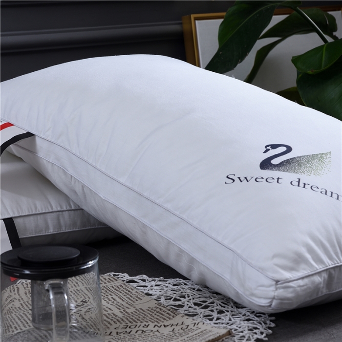 91家纺网 家纺一手货源 找家纺 赛格时代家居 全棉立体羽丝绒枕芯（小天鹅）