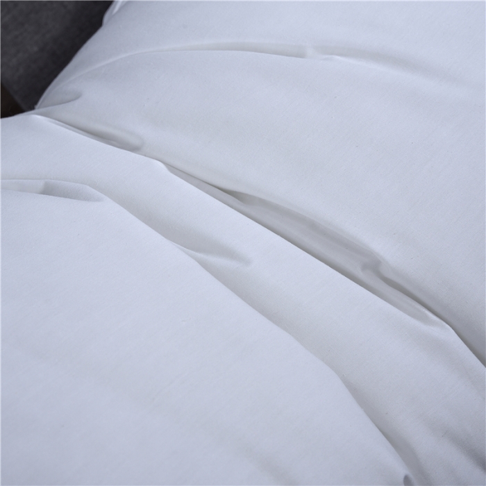 91家纺网 家纺一手货源 找家纺 赛格时代家居 全棉立体羽丝绒枕芯（小天鹅）