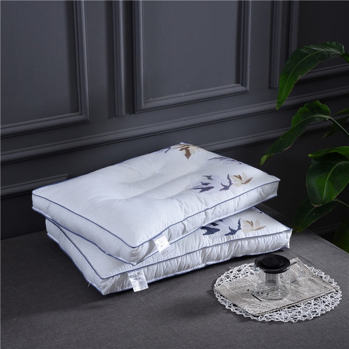 91家纺网 家纺一手货源 找家纺 （总） 赛格时代家居枕芯   全棉刺绣定型羽丝绒枕芯