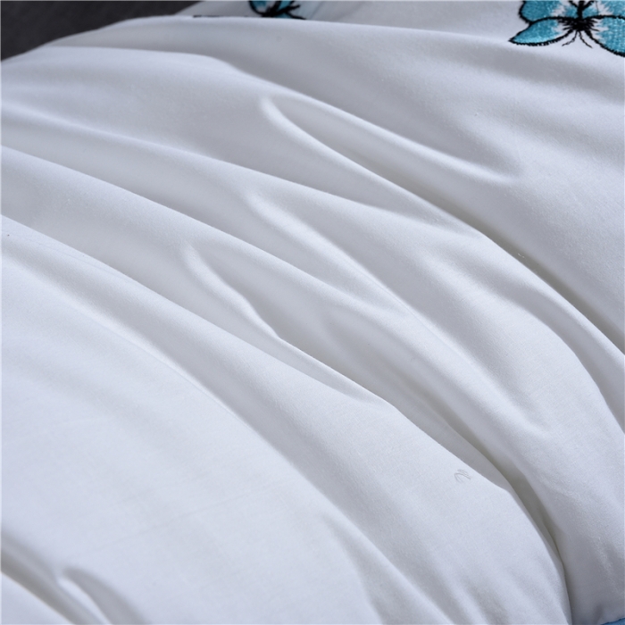 91家纺网 家纺一手货源 找家纺 赛格时代家居枕芯 全棉立体蝴蝶绣花羽丝绒枕