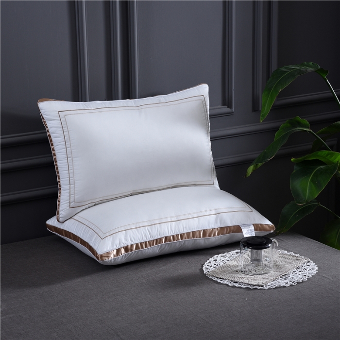 91家纺网 家纺一手货源 找家纺 赛格时代家居枕芯 全棉立体欧式简约羽丝绒枕芯（金色）