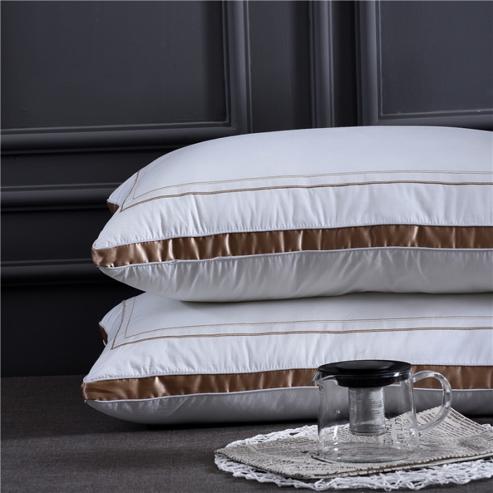 91家纺网 家纺一手货源 找家纺 赛格时代家居枕芯 全棉立体欧式简约羽丝绒枕芯（金色）