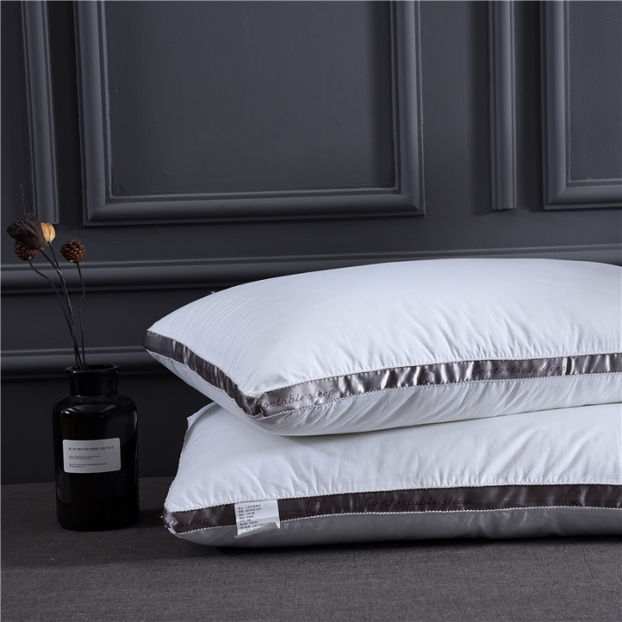 91家纺网 家纺一手货源 找家纺 赛格时代家居枕芯 全棉立体羽丝绒枕芯（字母）