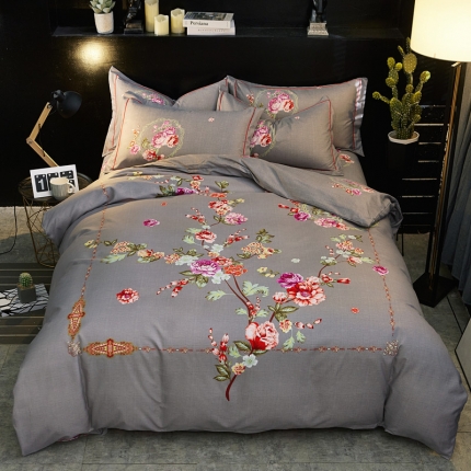 91家纺网 家纺一手货源 找家纺 卡伦家纺 2018新款爆款棉绒大版印花四件套