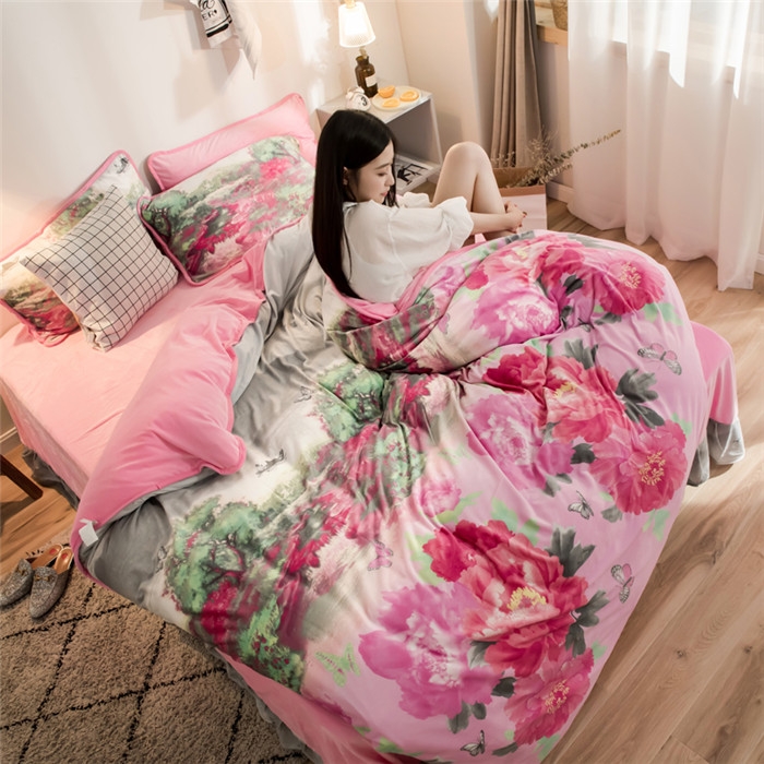 91家纺网 家纺一手货源 找家纺 欧冠家纺 2018印花牛奶绒爆款四件套 如梦花季