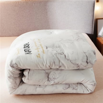 91家纺网 家纺一手货源 找家纺 慕梵2018秋冬新品 春秋被冬被宝宝绒绣花被子空调被