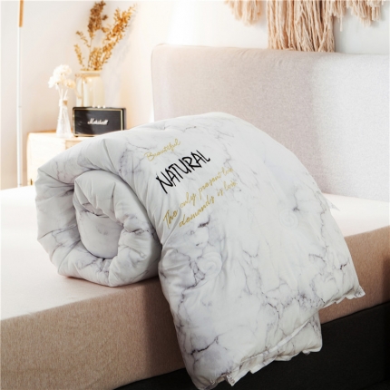 91家纺网 家纺一手货源 找家纺 慕梵2018秋冬新品 春秋被冬被宝宝绒绣花被子空调被