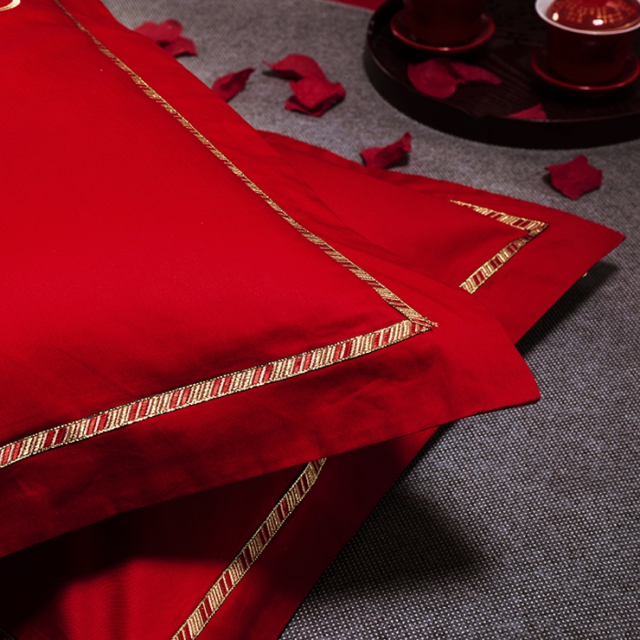 91家纺网 家纺一手货源 找家纺 慕她婚庆四件套大红色刺绣花全棉纯棉结婚六八十多件套雀之蜜语