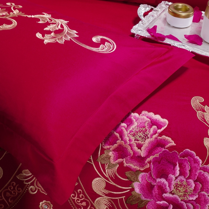 91家纺网 家纺一手货源 找家纺 慕她婚庆四件套大红色刺绣花全棉纯棉结婚六八十多件套花曼喜多