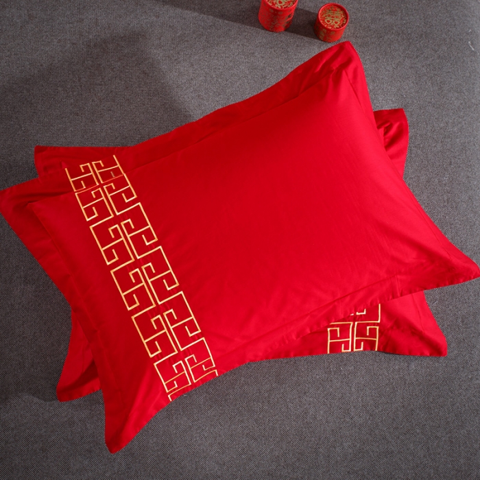 91家纺网 家纺一手货源 找家纺 慕她婚庆四件套大红色刺绣花全棉纯棉结婚六八十多件套情有独钟