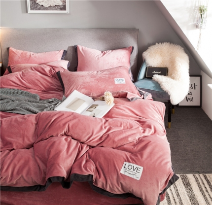 91家纺网 家纺一手货源 找家纺 慕梵2018新品纯色双面水晶绒四件套宽边拼角宝宝绒套件