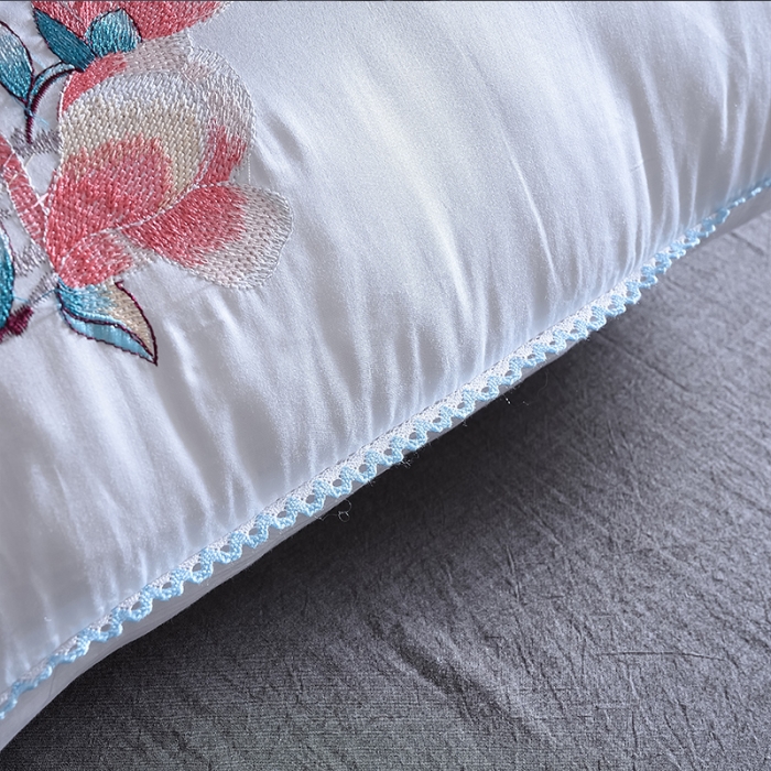 91家纺网 家纺一手货源 找家纺 赛格时代家居 全棉贡缎刺绣羽丝绒枕芯（玉兰花）四件套