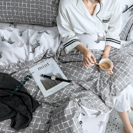 91家纺网 家纺一手货源 找家纺 慕梵2019春夏新品天丝绸四件套床上用品臻丝绸套件