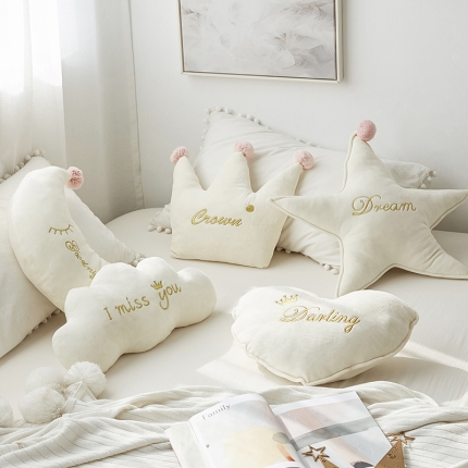 91家纺网 家纺一手货源 找家纺 （总）希诺 2019新款ins超仙软糯异形刺绣抱枕