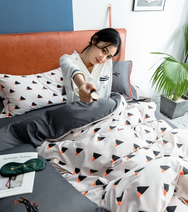 91家纺网 家纺一手货源 找家纺 慕梵2019春夏新品天丝绸四件套床上用品臻丝绸套件