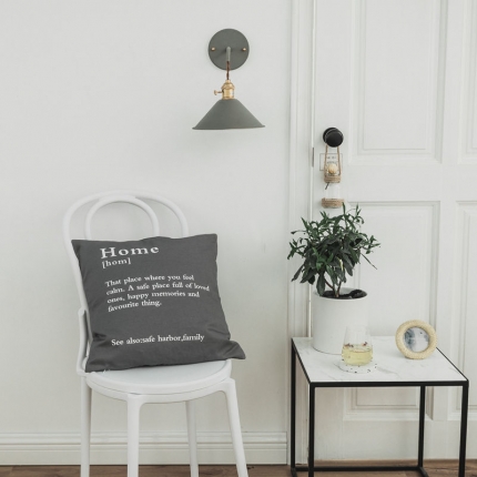 91家纺网 家纺一手货源 找家纺 美茉家居全棉帆布印花靠垫北欧黑白字母纯棉抱枕HOME