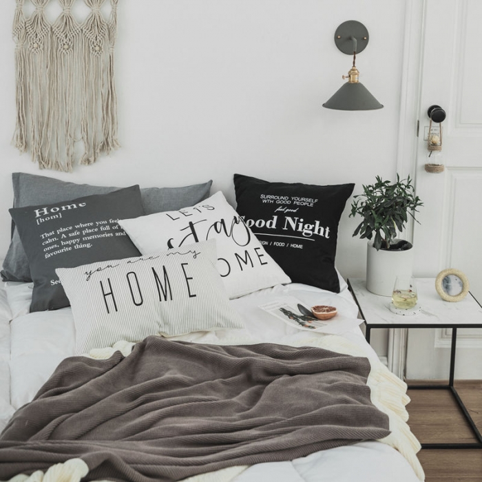 91家纺网 家纺一手货源 找家纺 美茉家居全棉帆布印花靠垫北欧黑白字母纯棉抱枕HOME