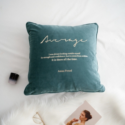 91家纺网 家纺一手货源 找家纺 美茉家居高档加厚丝绒烫金字母印花抱枕韩式简约靠垫纯色烫画