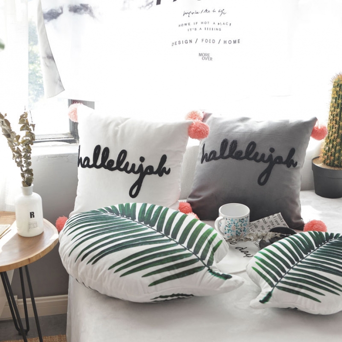 91家纺网 家纺一手货源 找家纺 美茉家居 纯棉立体刺绣字母抱枕流苏球球靠垫