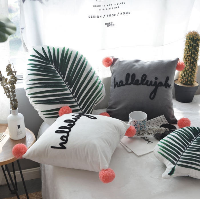 91家纺网 家纺一手货源 找家纺 美茉家居 纯棉立体刺绣字母抱枕流苏球球靠垫