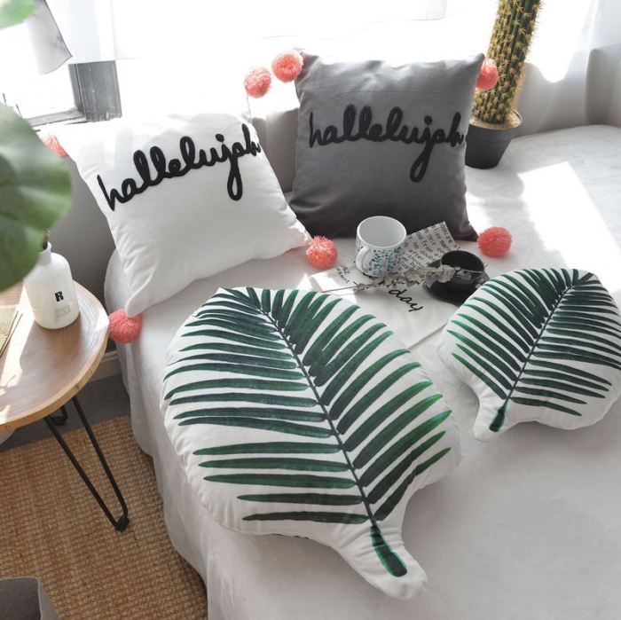 91家纺网 家纺一手货源 找家纺 美茉家居 纯棉立体刺绣字母抱枕流苏球球靠垫