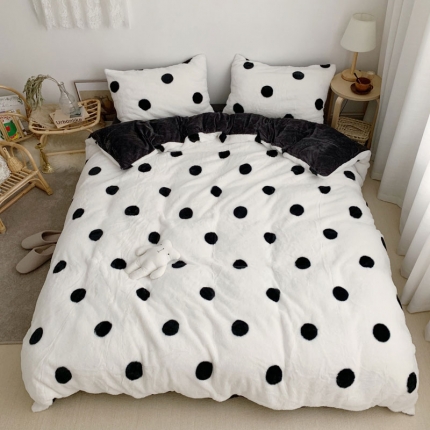 91家纺网 家纺一手货源 找家纺 2021兔兔绒四件套兔兔绒三件套牛奶绒四件套（黑波点）