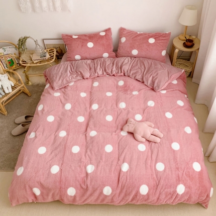 91家纺网 家纺一手货源 找家纺 2021兔兔绒四件套兔兔绒三件套牛奶绒四件套（黑波点）