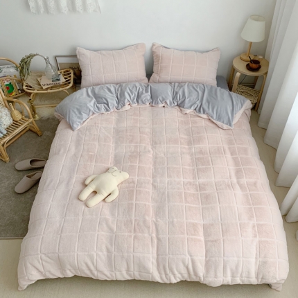 91家纺网 家纺一手货源 找家纺 2021兔兔绒四件套兔兔绒三件套牛奶绒四件套（黑波点）