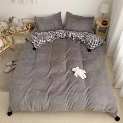 91家纺网 家纺一手货源 找家纺 2021兔兔绒四件套兔兔绒三件套牛奶绒四件套（黑波点）