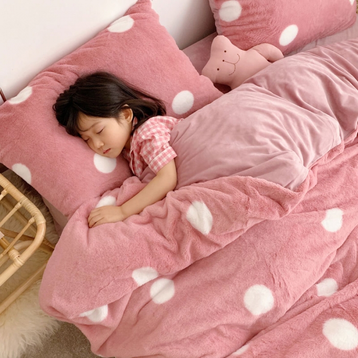 91家纺网 家纺一手货源 找家纺 2021兔兔绒四件套兔兔绒三件套（白波点）