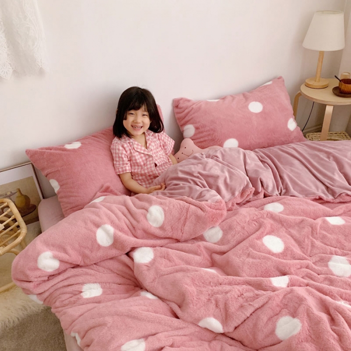 91家纺网 家纺一手货源 找家纺 2021兔兔绒四件套兔兔绒三件套（白波点）