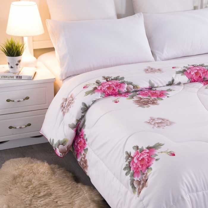 91家纺网 家纺一手货源 找家纺 鑫发家纺2021新款丝绸印花被 盛世牡丹-米白