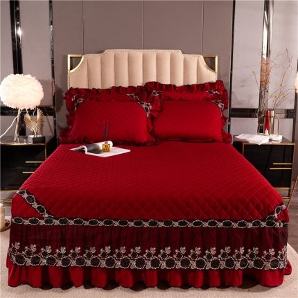 91家纺网 家纺一手货源 找家纺 新品时尚芭莎宫廷风黑色刺绣蕾丝款全棉133*72夹棉床裙迷灰