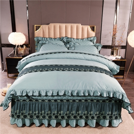 91家纺网 家纺一手货源 找家纺 时尚芭莎宫廷风黑色刺绣蕾丝款全棉133*72夹棉四件套迷灰