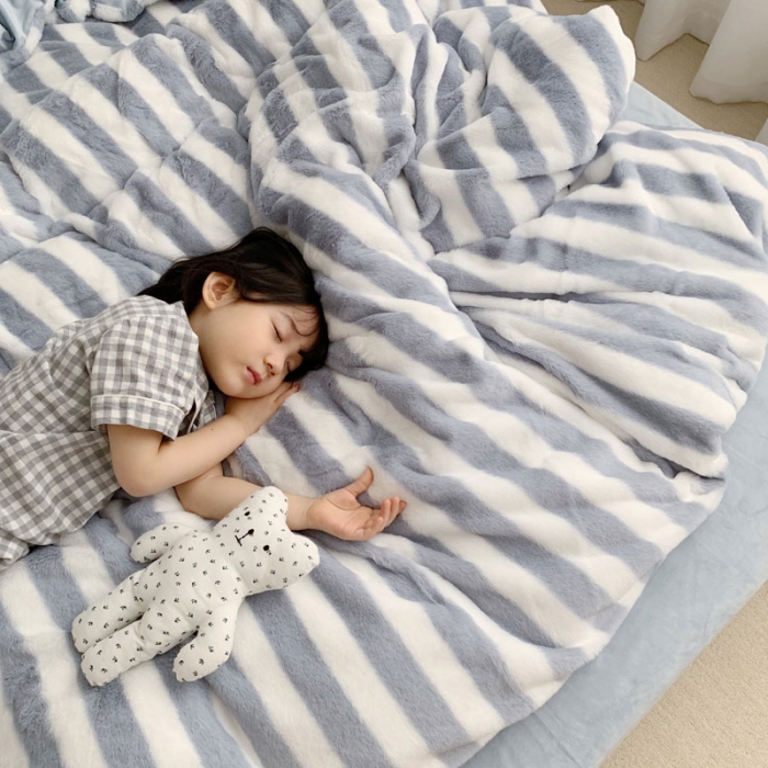 91家纺网 家纺一手货源 找家纺 2021兔兔绒四件套兔兔绒三件套（蓝条纹）