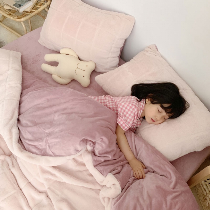 91家纺网 家纺一手货源 找家纺 2021兔兔绒四件套兔兔绒三件套（玉方格）