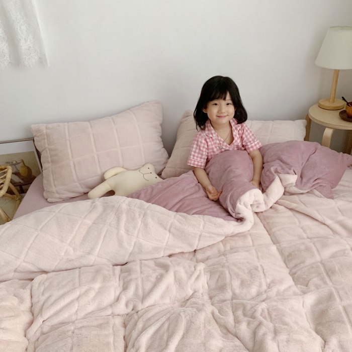 91家纺网 家纺一手货源 找家纺 2021兔兔绒四件套兔兔绒三件套（玉方格）