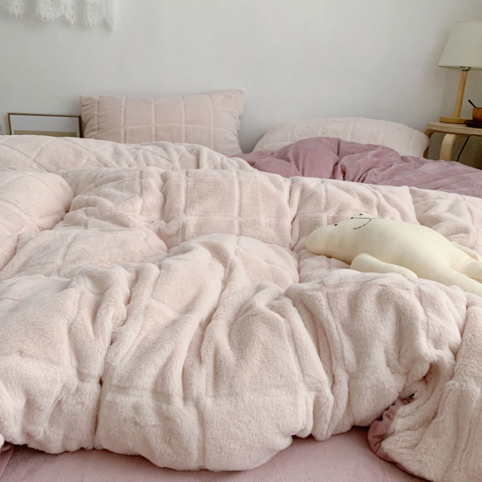 91家纺网 家纺一手货源 找家纺 2021兔兔绒四件套兔兔绒三件套（玉方格）