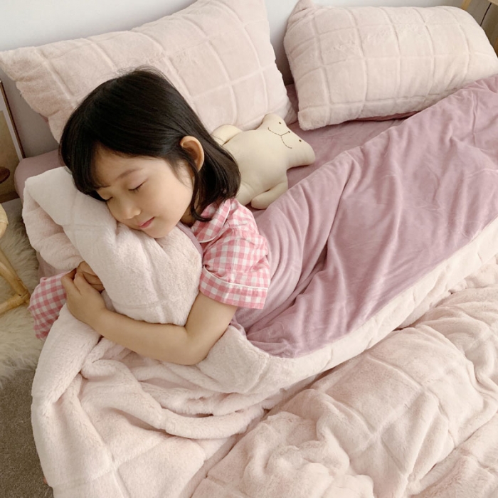 91家纺网 家纺一手货源 找家纺 2021兔兔绒四件套兔兔绒三件套（玉方格）