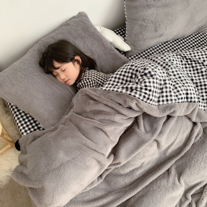 91家纺网 家纺一手货源 找家纺 2021兔兔绒四件套兔兔绒三件套（灰色）