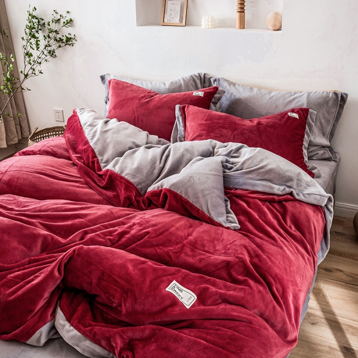 91家纺网 家纺一手货源 找家纺 润缦 2019新款牛奶绒终版四件套 草莓红浅灰